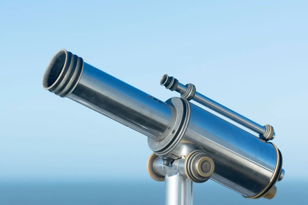 Binoculars vs Telescope for UK Stargazing: Which Should You Buy First?